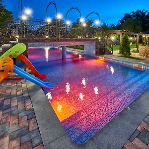 Resort Ambient